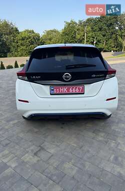 Хетчбек Nissan Leaf 2019 в 