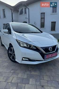 Хетчбек Nissan Leaf 2019 в 