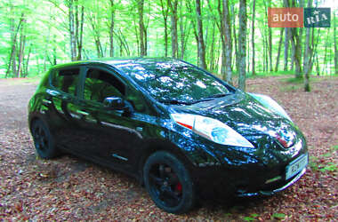 Хэтчбек Nissan Leaf 2014 в 