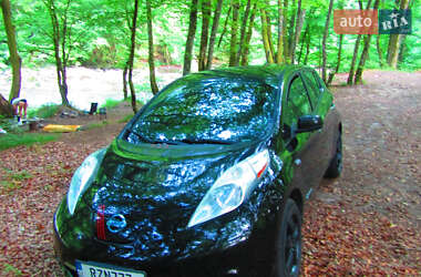 Хэтчбек Nissan Leaf 2014 в 