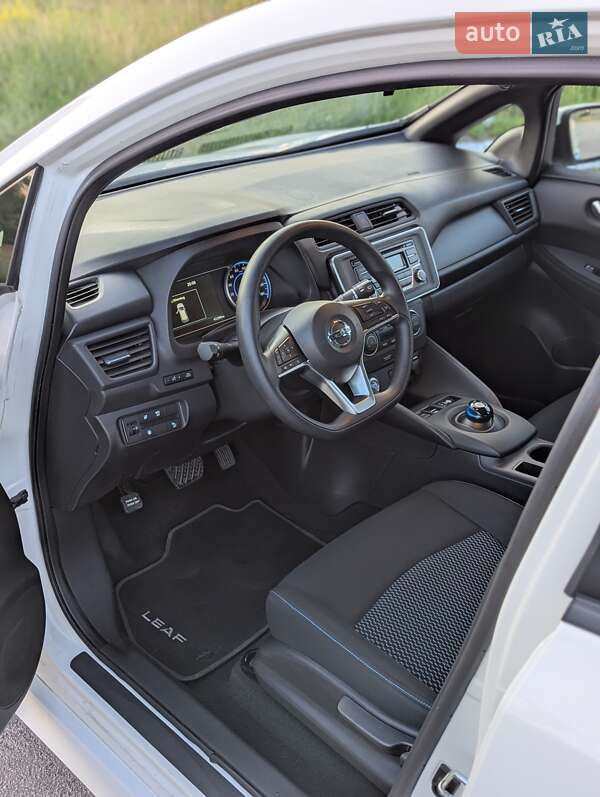 Хетчбек Nissan Leaf 2021 в Дніпрі