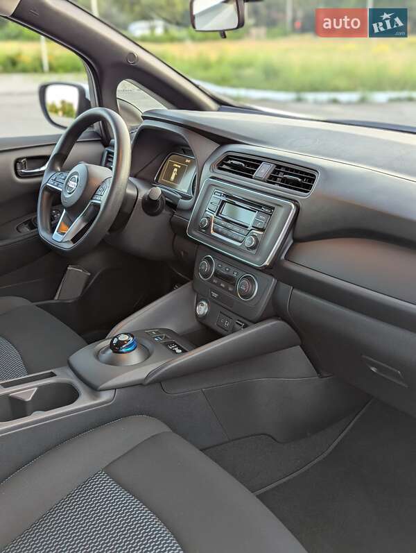 Хетчбек Nissan Leaf 2021 в Дніпрі