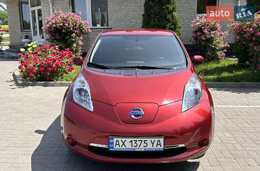 Хэтчбек Nissan Leaf 2014 в 