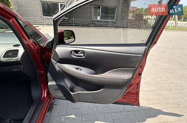 Хэтчбек Nissan Leaf 2014 в 