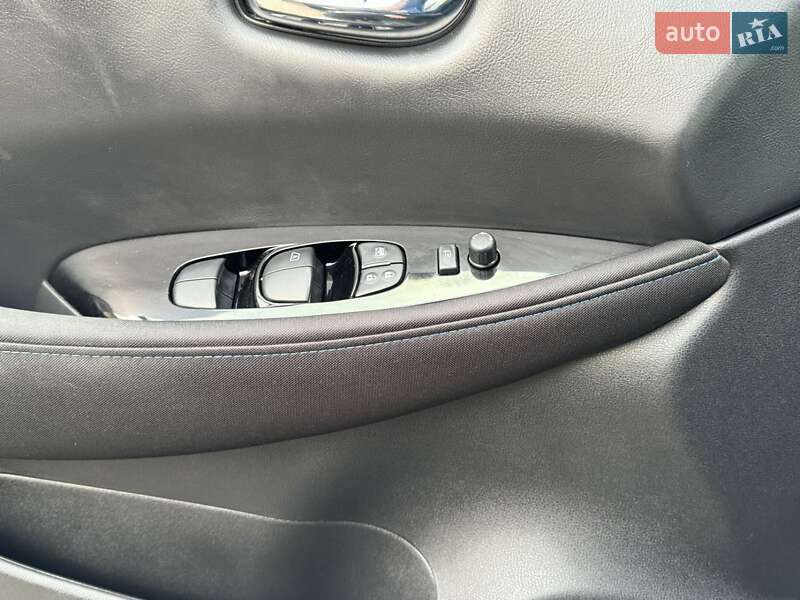 Хэтчбек Nissan Leaf 2020 в Днепре