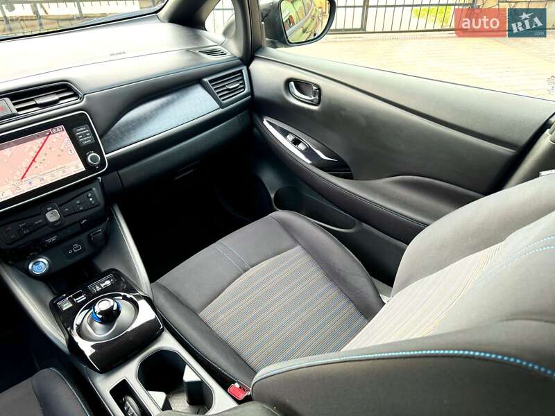 Хэтчбек Nissan Leaf 2020 в Днепре