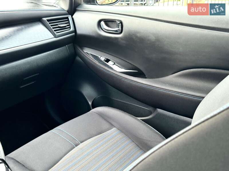 Хэтчбек Nissan Leaf 2020 в Днепре