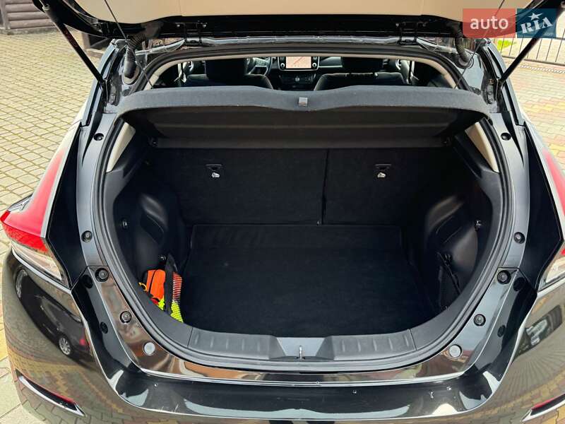 Хэтчбек Nissan Leaf 2020 в Днепре