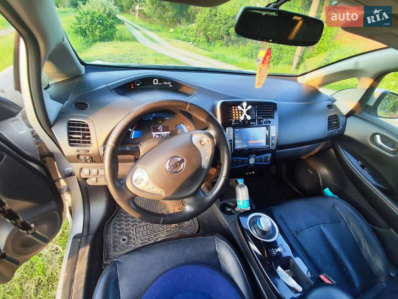 Хэтчбек Nissan Leaf 2014 в Хмельницком