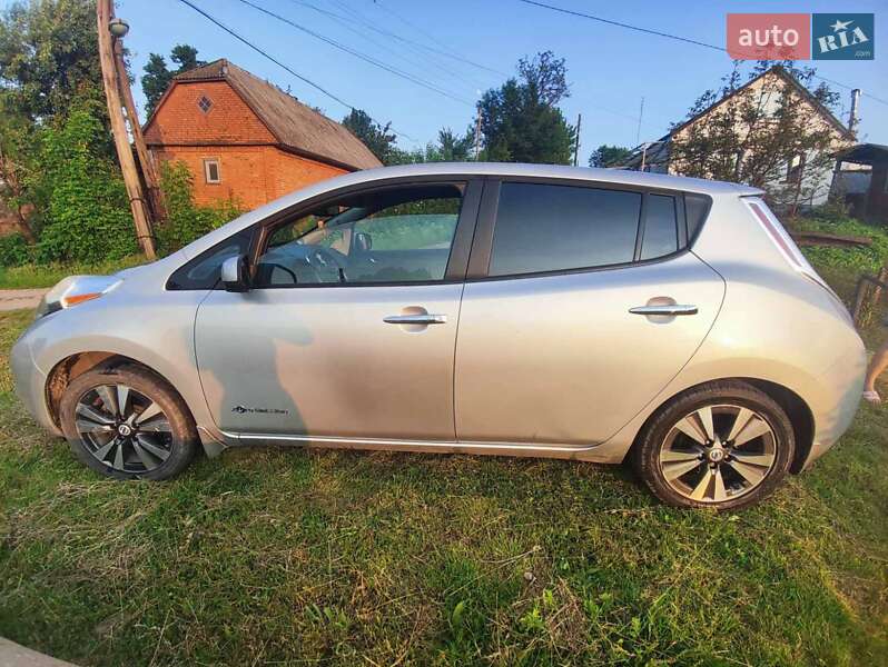 Хэтчбек Nissan Leaf 2014 в Хмельницком
