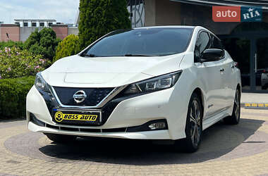 Хэтчбек Nissan Leaf 2018 в 