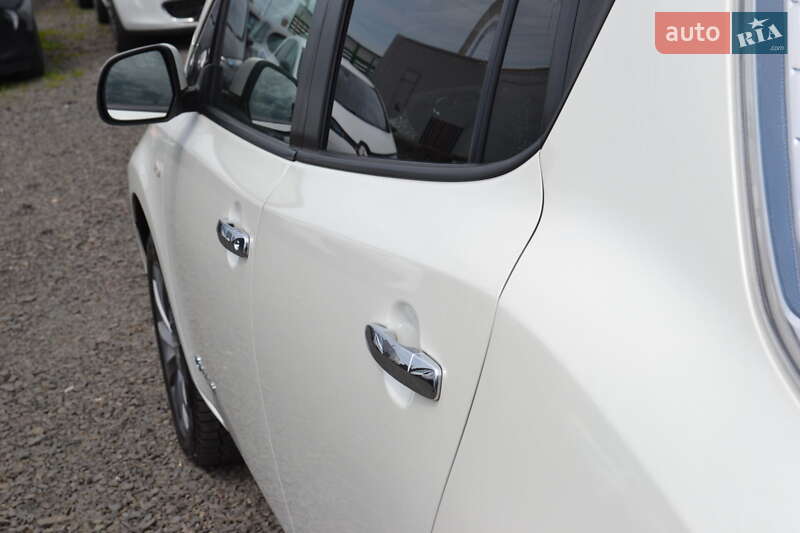 Хэтчбек Nissan Leaf 2016 в Луцке