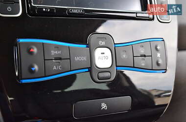 Хэтчбек Nissan Leaf 2016 в 