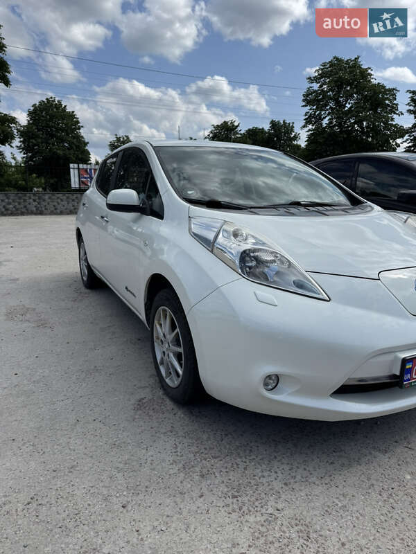 Хэтчбек Nissan Leaf 2014 в Житомире фото 2 Хэтчбек Nissan Leaf 2014 в Житомире