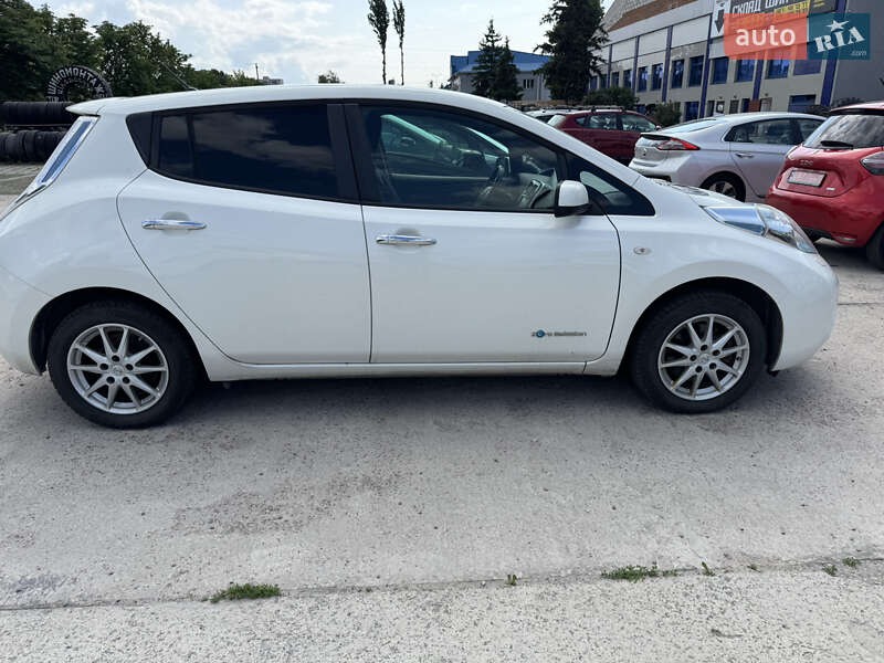 Хэтчбек Nissan Leaf 2014 в Житомире фото 3 Хэтчбек Nissan Leaf 2014 в Житомире