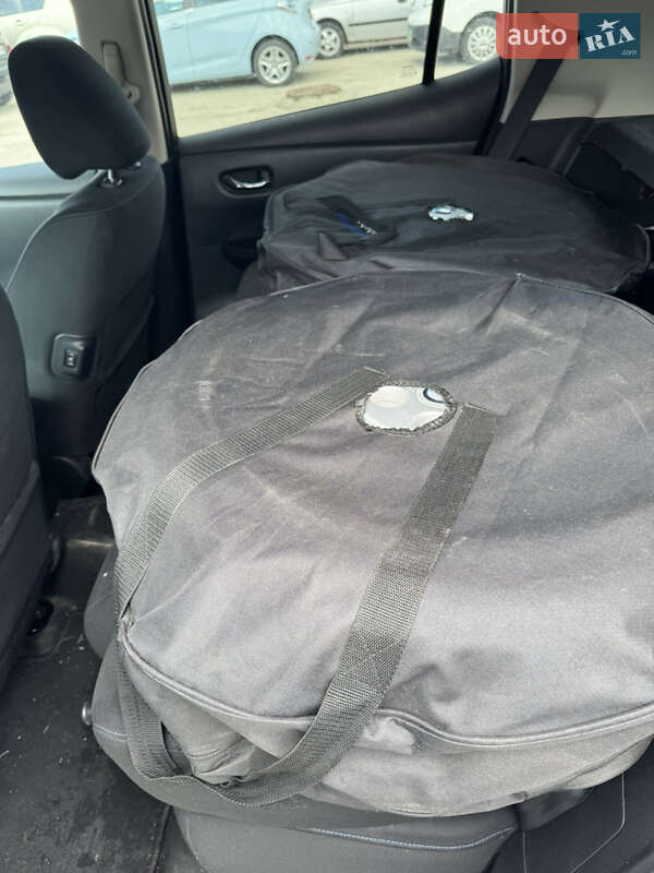 Хэтчбек Nissan Leaf 2014 в Житомире фото 11 Хэтчбек Nissan Leaf 2014 в Житомире