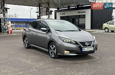 Хэтчбек Nissan Leaf 2020 в 
