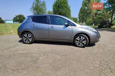 Хэтчбек Nissan Leaf 2014 в 