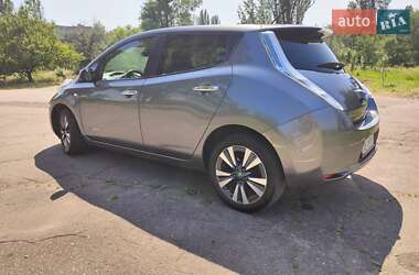 Хэтчбек Nissan Leaf 2014 в 