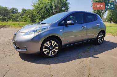 Хэтчбек Nissan Leaf 2014 в 