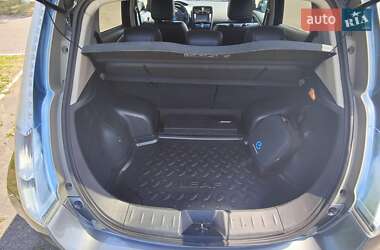Хэтчбек Nissan Leaf 2014 в 