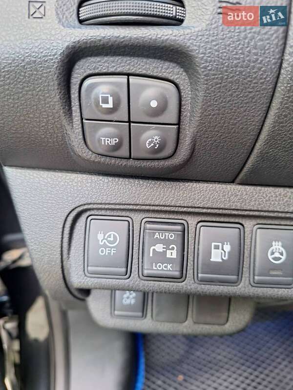 Хэтчбек Nissan Leaf 2013 в Николаеве