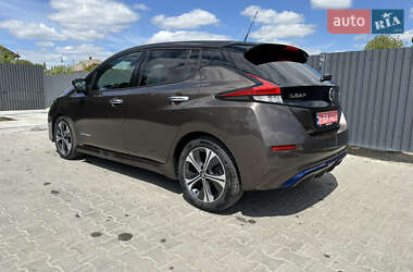 Хэтчбек Nissan Leaf 2018 в 