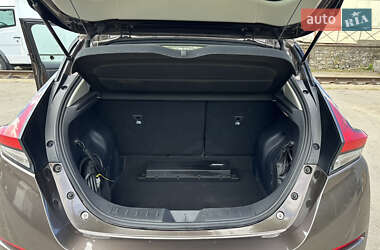 Хэтчбек Nissan Leaf 2018 в 