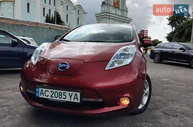 Хэтчбек Nissan Leaf 2012 в 
