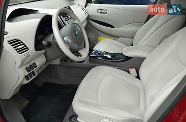 Хэтчбек Nissan Leaf 2012 в 