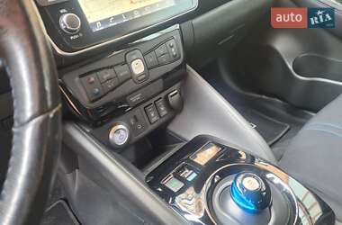 Хэтчбек Nissan Leaf 2018 в 