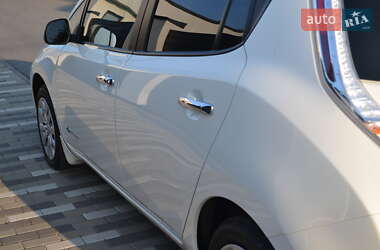 Хэтчбек Nissan Leaf 2016 в 