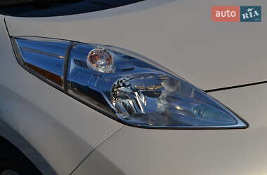 Хэтчбек Nissan Leaf 2016 в 