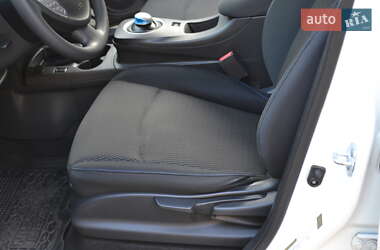Хэтчбек Nissan Leaf 2016 в 