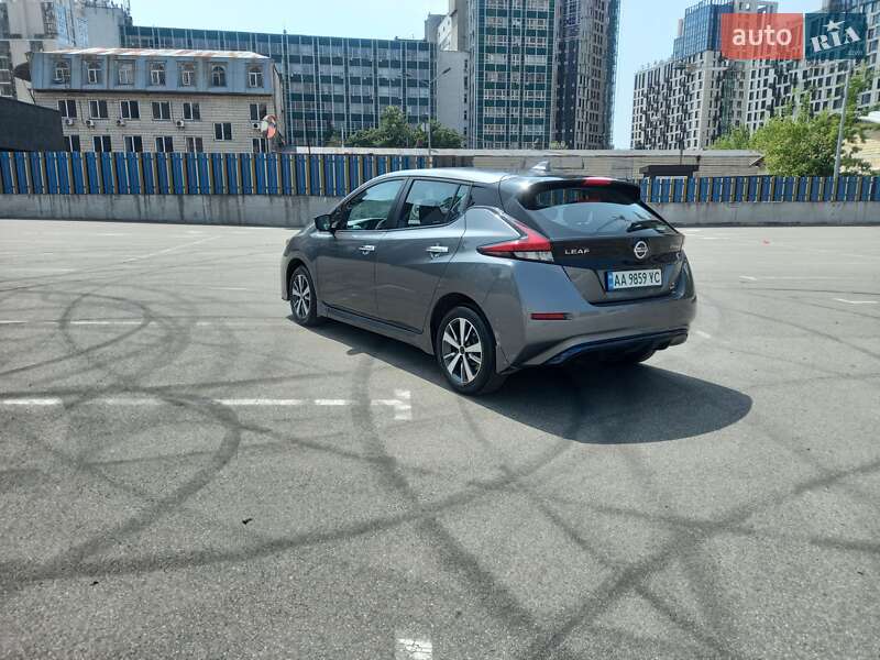 Хетчбек Nissan Leaf 2020 в Києві