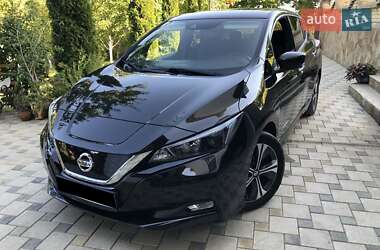 Хэтчбек Nissan Leaf 2018 в Киеве