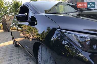 Хэтчбек Nissan Leaf 2018 в 