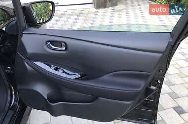 Хэтчбек Nissan Leaf 2018 в 