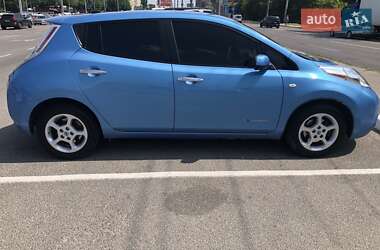 Хэтчбек Nissan Leaf 2011 в Днепре