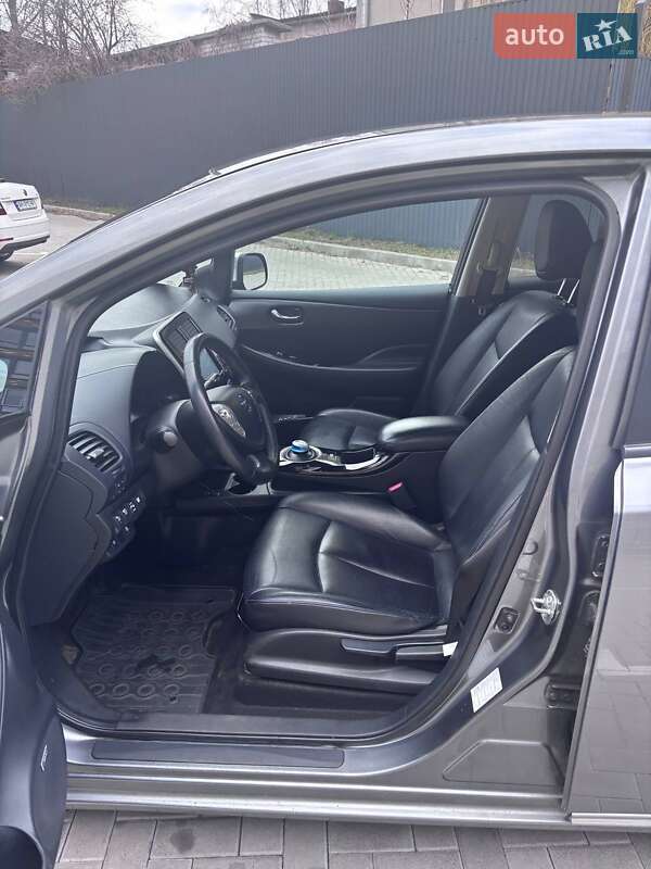 Хэтчбек Nissan Leaf 2013 в Житомире