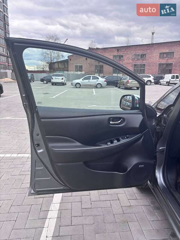 Хэтчбек Nissan Leaf 2013 в Житомире