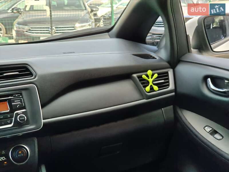 Хетчбек Nissan Leaf 2022 в Бердичеві