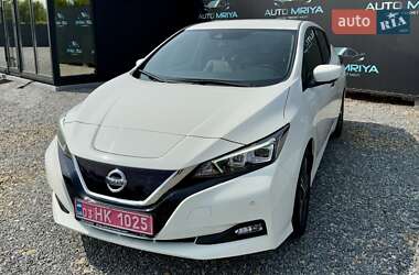 Хетчбек Nissan Leaf 2021 в 