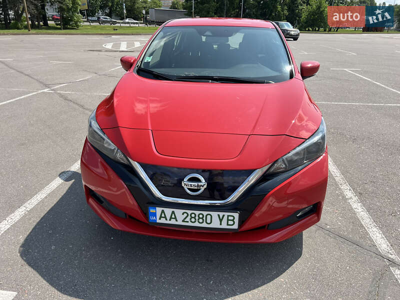 Хэтчбек Nissan Leaf 2019 в Киеве
