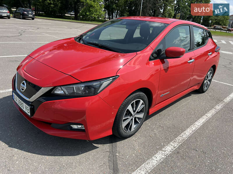 Хэтчбек Nissan Leaf 2019 в Киеве