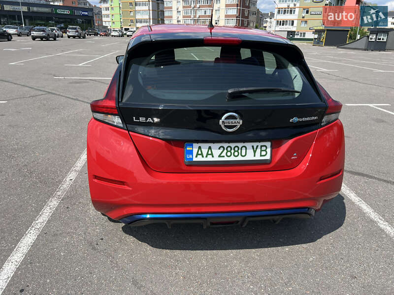 Хэтчбек Nissan Leaf 2019 в Киеве