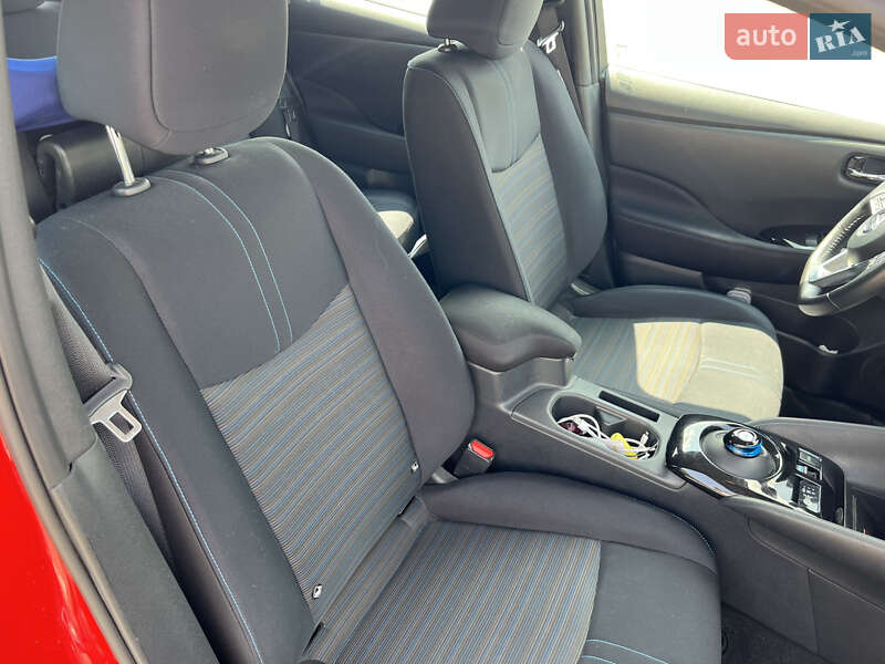 Хэтчбек Nissan Leaf 2019 в Киеве
