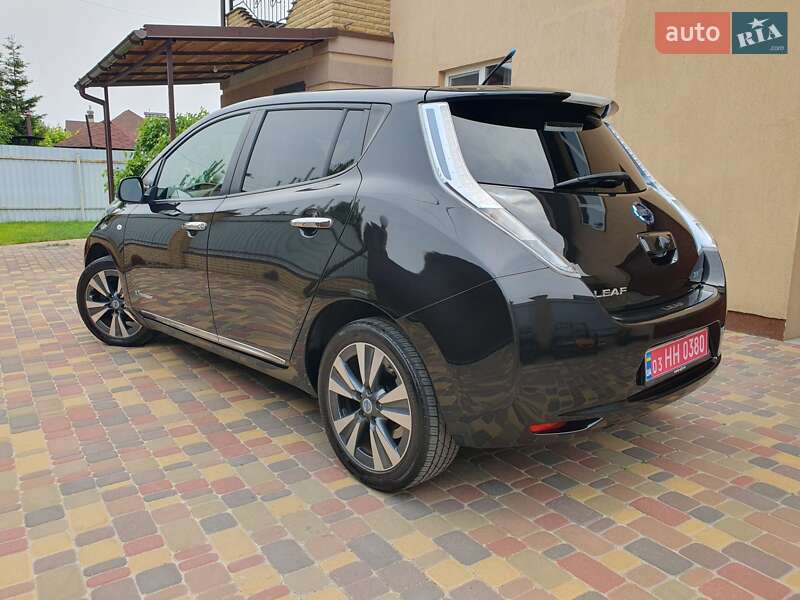 Хетчбек Nissan Leaf 2013 в Горі