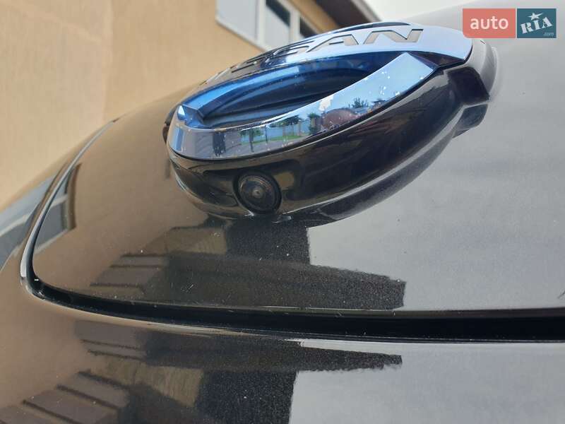 Хетчбек Nissan Leaf 2013 в Горі