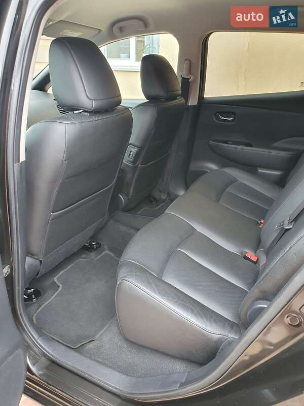 Хетчбек Nissan Leaf 2013 в Горі
